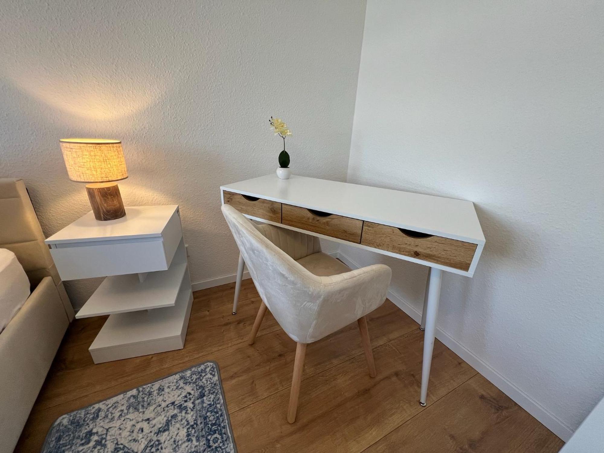 W&D Living - Fewo Kleines Italien Mit Parkplatz Und Balkon Celle Luaran gambar